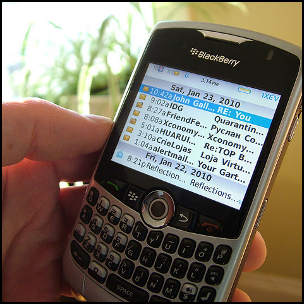 BlackBerry email on the BB 8330 by Ian Lamont(Own work) [CC-BY-SA-2.0 (http://creativecommons.org/licenses/by-sa/2.0)], via Flickr https://www.flickr.com/photos/ilamont/4329363938/