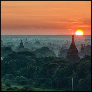 Bagan by Staffan Scherz [CC-BY-SA-2.0 (http://creativecommons.org/licenses/by-sa/2.0)], via Flickr https://flic.kr/p/aAeXsZ [cropped and processed]