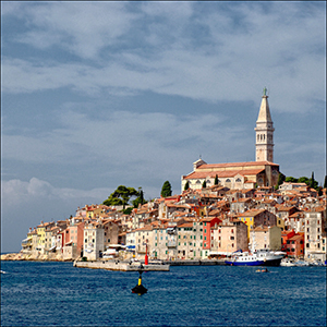 Sea view. Rovinj, Croatia by Andrey[CC-BY-SA-2.0 (http://creativecommons.org/licenses/by-sa/2.0)], via Flickr https://flic.kr/p/5oVXCk [cropped and processed]