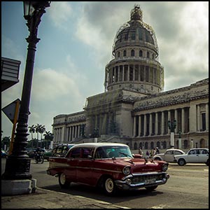 Cuba Capitole by y.becart(Own work) [CC-BY-SA-2.0 (http://creativecommons.org/licenses/by-sa/2.0)], via Flickr https://www.flickr.com/photos/yoh_59/13697566663