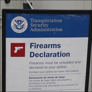 Airport Firearms Declaration by Nick Holland [CC-BY-SA-2.0 (http://creativecommons.org/licenses/by-sa/2.0)], via Flickr https://www.flickr.com/photos/nic1/2569359725 [cropped]