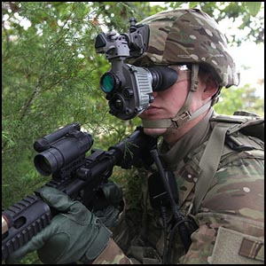 AN/PSQ-20 Enhanced Night Vision Goggle (ENVG) by Program Executive Office Soldier [CC-BY-SA-2.0 (http://creativecommons.org/licenses/by-sa/2.0) and/or Public Domain (work of government employee)], via Flickr https://www.flickr.com/photos/peosoldier/16086876469 [cropped]