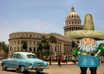 The Roaming Gnome in front of the Cuban Capitol Building