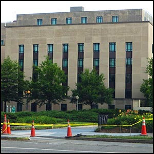 Harry S. Truman Building, United States Department of State, Washington, D.C. by Ken Lund [CC-BY-SA-2.0 (http://creativecommons.org/licenses/by-sa/2.0)], via Flickr https://www.flickr.com/photos/kenlund/14299552757/